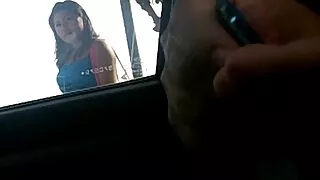 দৈত্যাকার কালো পায়ে ...