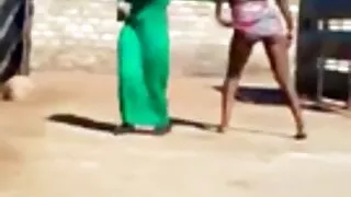 দুই অতৃপ্ত লেসবিয়ান ...