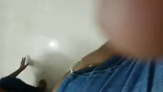 প্রশস্ত ব্রেস্টেড দু ...