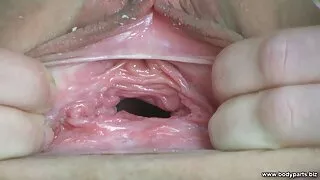 দত্তক কন্যা ক্যারোলি ...
