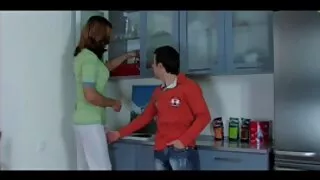 গুডি গুডি সেলেনা স্ট ...